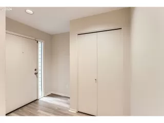 Photo #4: 24575530 Listing