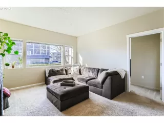 Photo #6: 24576782 Listing