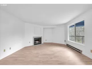 Photo #5: 24580042 Listing