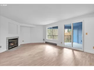 Photo #6: 24580042 Listing