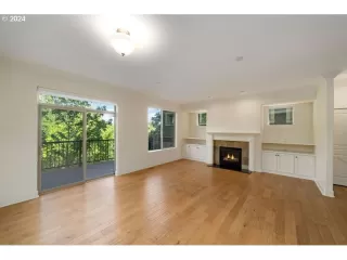 Photo #4: 24580890 Listing