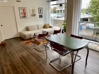 Photo #6: 24580918 Listing