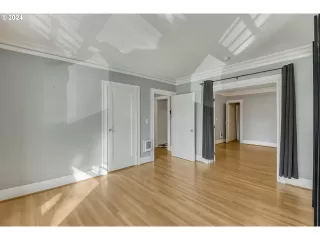 Photo #4: 24581289 Listing