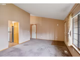 Photo #4: 24581450 Listing