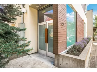 Click for more information on MLS # 24581737 : 5232 N WILLIAMS AVE More Details about MLS # 24581737 : 5232 N WILLIAMS AVE