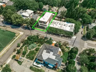 Photo #2: 24581737 Listing