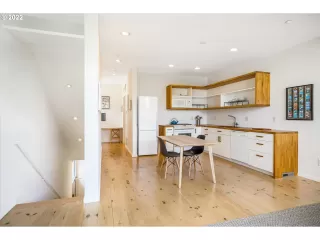 Photo #3: 24581737 Listing