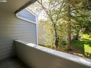 Photo #3: 24582149 Listing