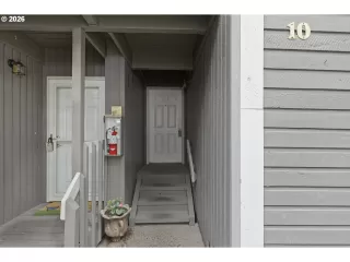 Photo #2: 245824062 Listing 