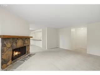 Photo #5: 245824062 Listing 