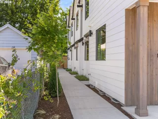 Photo #4: 24583320 Listing 