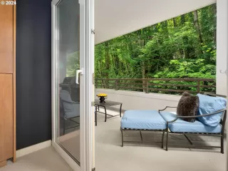 Photo #5: 24583924 Listing