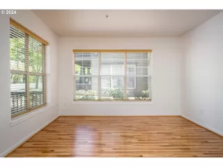 Photo #5: 24584419 Listing 