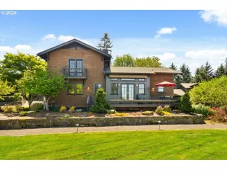 More Details about MLS # 24585849 : 3219 NW SKYLINE BLVD 7