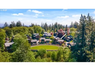 Photo #4: 24585849 Listing