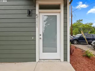 Photo #1: 24585863 Listing