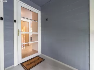 Photo #6: 24586738 Listing