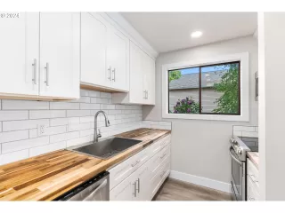 Photo #1: 24587096 Listing