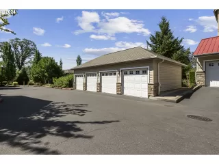 Photo #2: 24588420 Listing