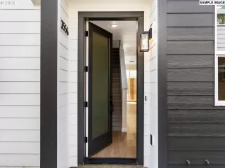 Photo #1: 24588976 Listing