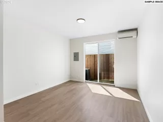 Photo #6: 24588976 Listing