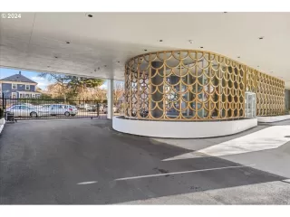 Photo #2: 24589799 Listing 