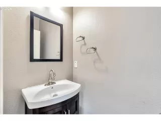 Photo #3: 24590716 Listing 
