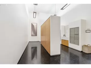 Photo #3: 24590878 Listing