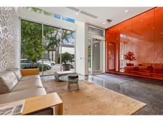 Photo #4: 24590878 Listing