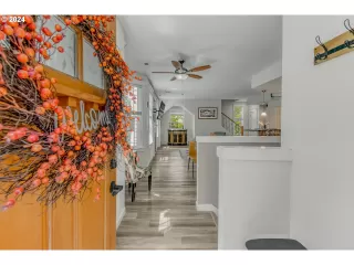 Photo #4: 24591677 Listing