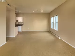 Photo #5: 24592429 Listing