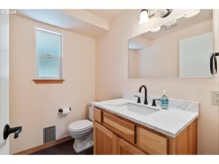 Photo #6: 24592771 Listing