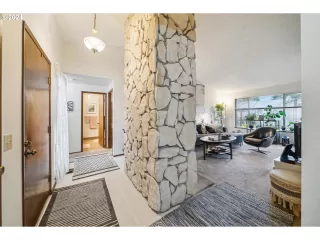 Photo #4: 24593641 Listing 