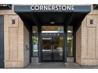 Photo #1: 245941389 Listing