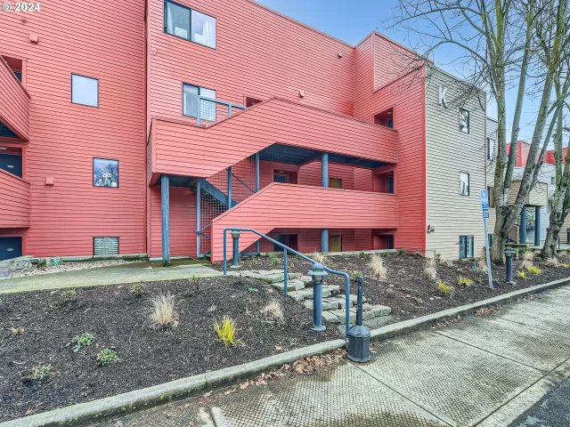 MLS: 24594319 Condo For Sale