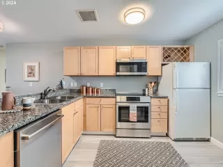 Photo #2: 24594319 Listing 