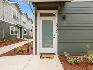 Photo #2: 24594335 Listing