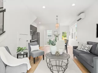 Photo #5: 24594335 Listing