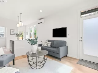 Photo #6: 24594335 Listing