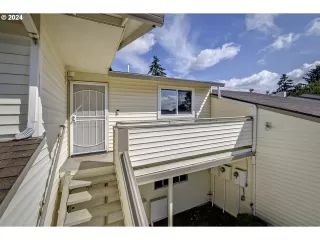 Photo #4: 24594428 Listing