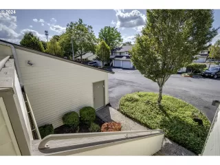 Photo #5: 24594428 Listing