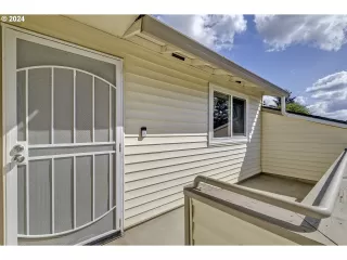 Photo #6: 24594428 Listing