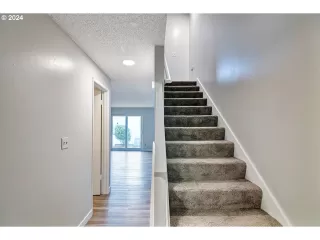 Photo #1: 24594595 Listing 