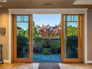 Photo #2: 24595046 Listing 