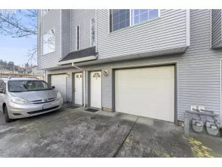 Photo #1: 24595057 Listing