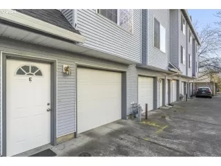 Photo #2: 24595057 Listing