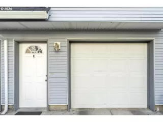 Photo #3: 24595057 Listing