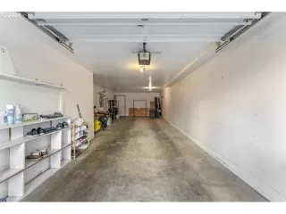 Photo #5: 24595057 Listing