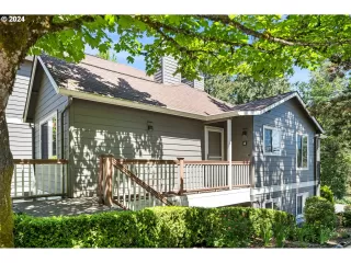 Photo #5: 24595501 Listing