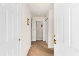 Photo #6: 24595501 Listing